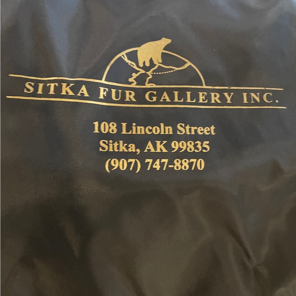 Genuine Sitka reversible fur coat. Details of fur company in pictures. - Picture 3 of 6